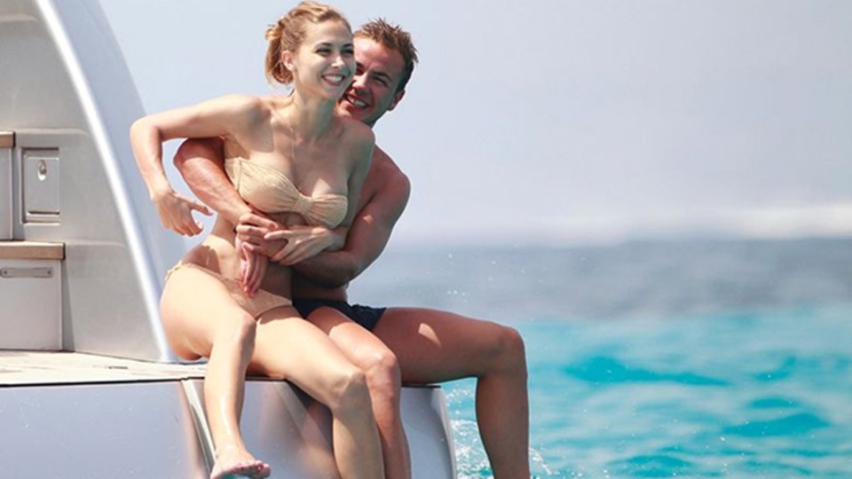 Mario Goetze nhận “quà nóng” nhưng chưa thể cưới