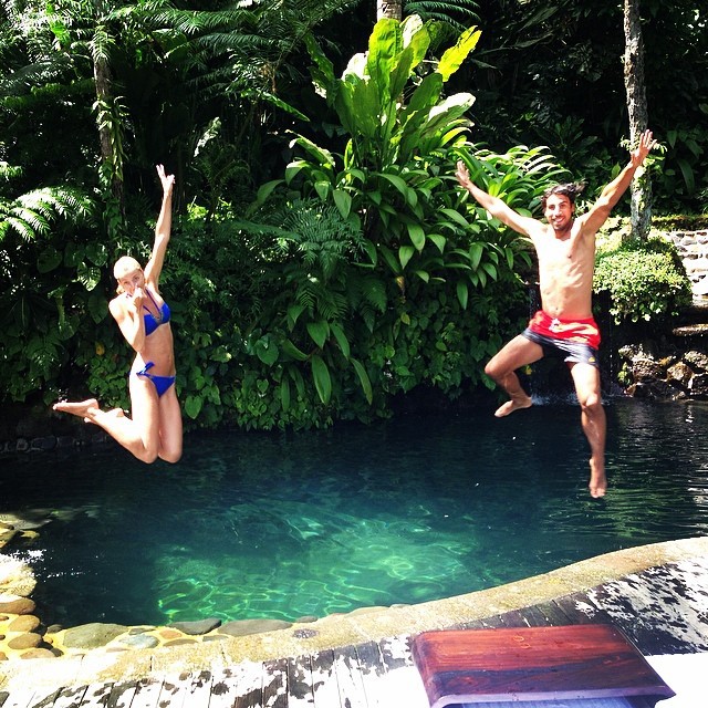 “Tarzan” Khedira cùng bạn gái vào… rừng thư giãn