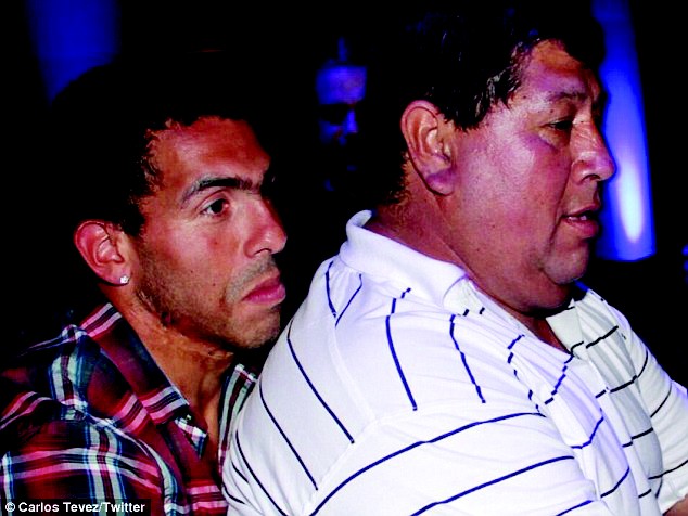 Sốc: Bố Carlos Tevez bị bắt cóc
