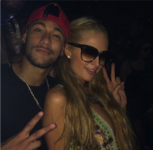 Neymar “quan hệ” với Paris Hilton
