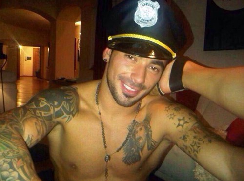 Ảnh nóng của Lavezzi và bồ phát tán