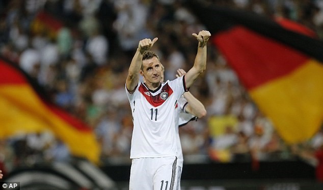 Miroslav Klose CHÍNH THỨC giã từ sự nghiệp thi đấu quốc tế