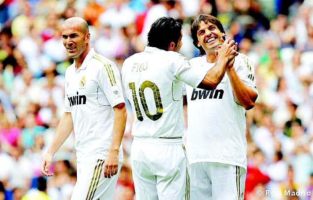 Các huyền thoại Real Madrid du đấu khắp thế giới: Ra sân để kiếm ít tiền