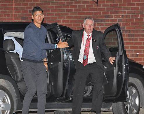 Marcos Rojo hầu tòa vì tranh gái với hàng xóm