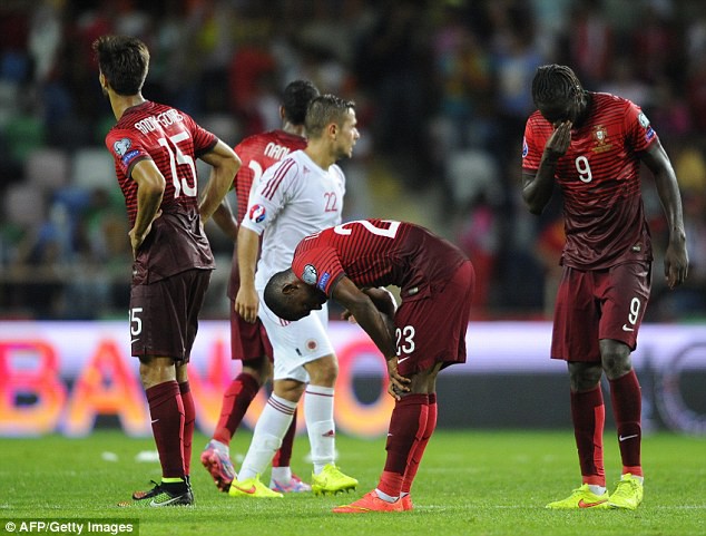 Bồ Đào Nha 0-1 Albania: Không Ronaldo, chủ nhà quá “mềm”