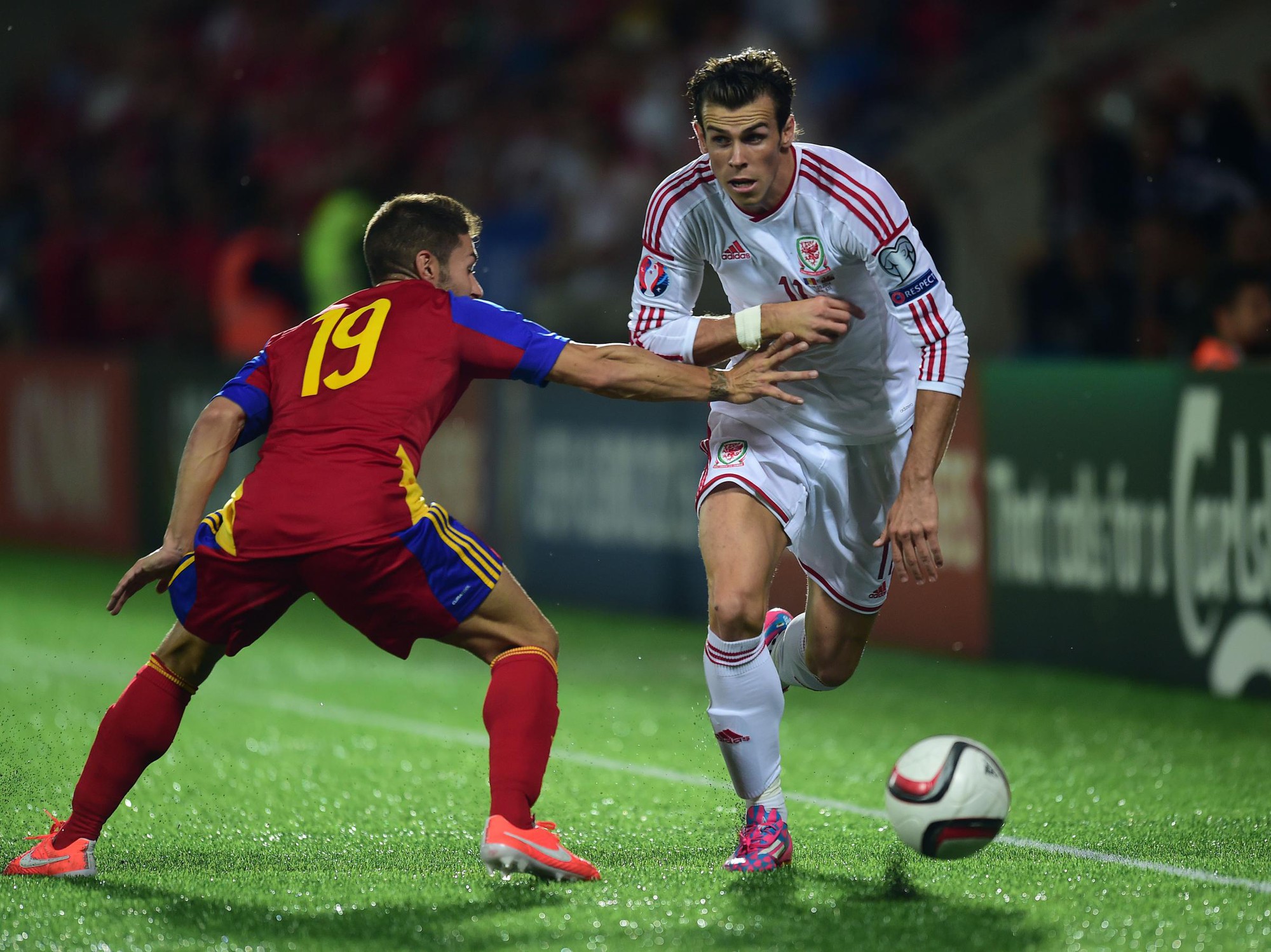 01h45 ngày 11/10, Xứ Wales – Bosnia-Herzegovina: Trọng trách trên vai Bale