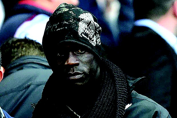 Kỳ 2: Balotelli tốn bao nhiêu tiền nuôi lợn ỉ?