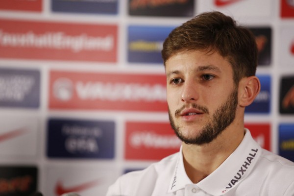 Adam Lallana bị hàng xóm kiện vì xây dựng trái phép