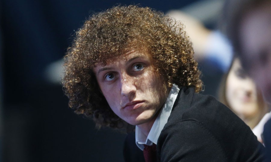 Mái tóc xù:   Bí ẩn sức mạnh  của David Luiz