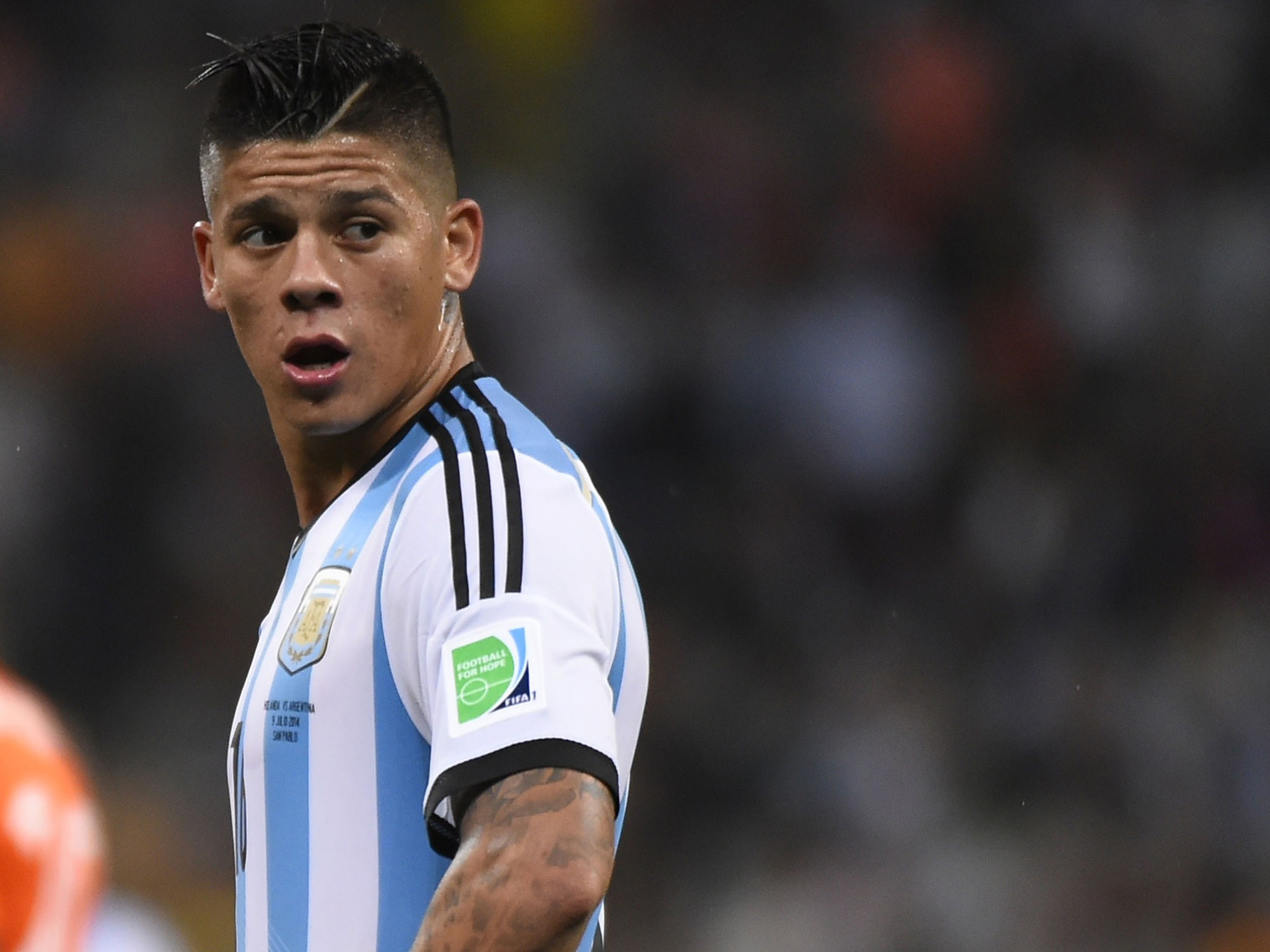 Sao Premier League – Marcos Rojo lừa tình rồi vu vạ cho giáo viên thể dục