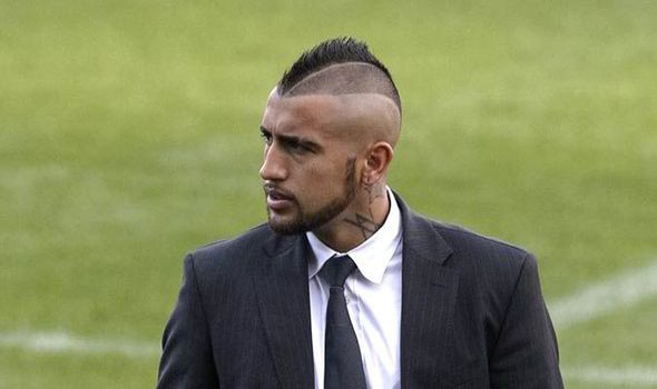 Vidal hốt bạc từ siêu xe và hộp đêm