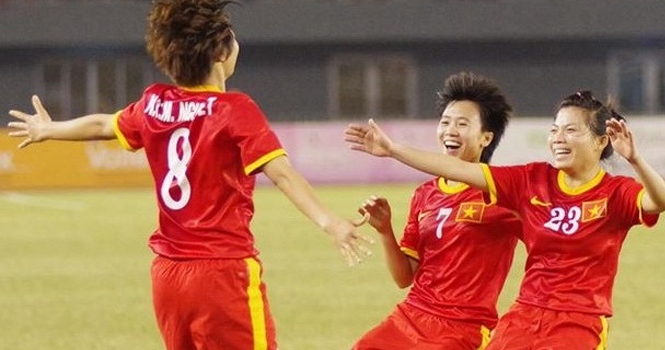 Việt Nam 7-0 Malaysia: Cú hat-trick “siêu dị” của Tuyết Dung