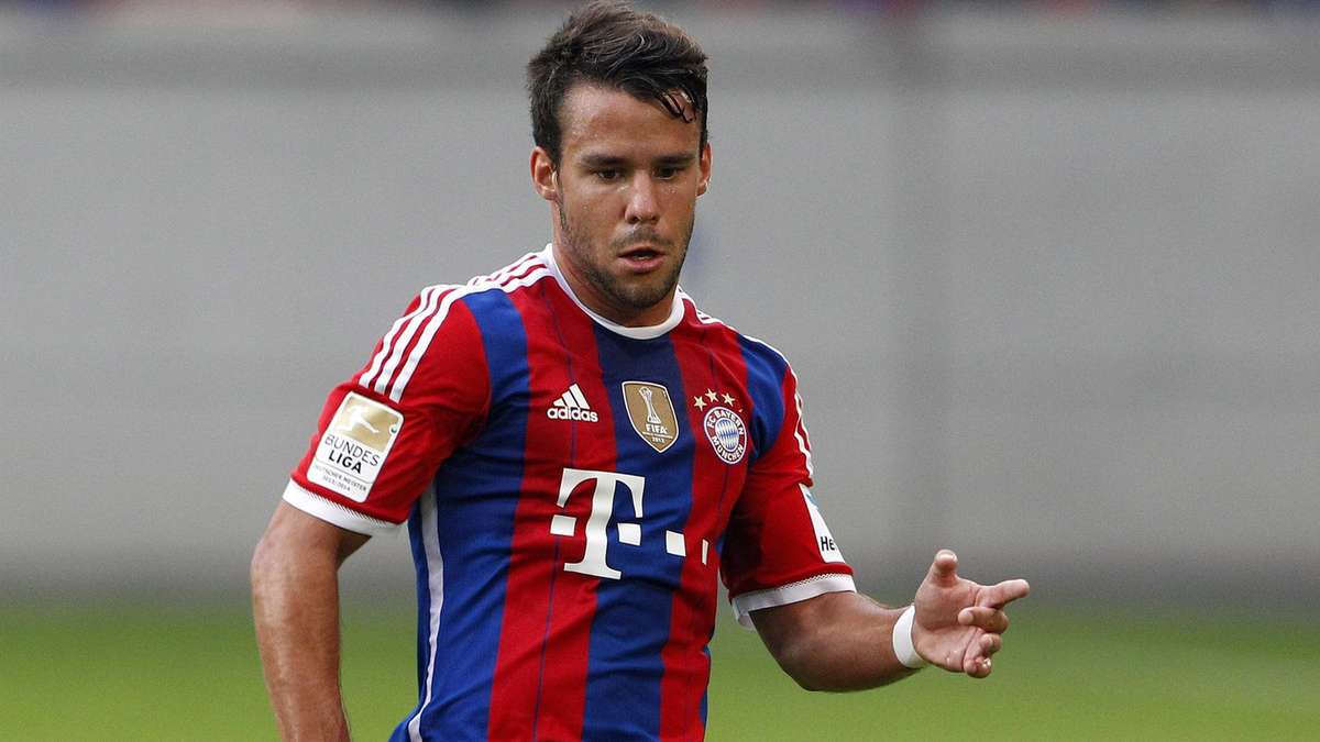 JUAN BERNAT: Nhân tố để giải mã Messi