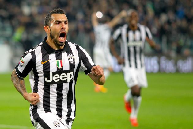 Cởi giày đinh, Tevez phải xách dép học Messi