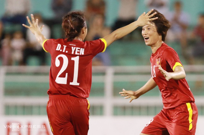 Nữ Việt Nam 4-0 Nữ Philippines: Giải quyết nhanh trong hiệp 1
