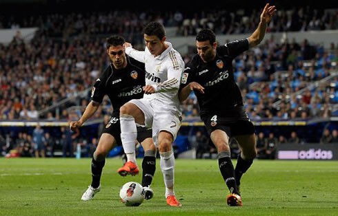 Real Madrid – Valencia: Real chưa an phận