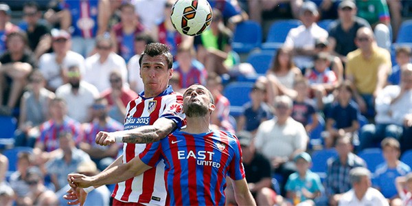 LEVANTE 2-2 ATLETICO: Torres ra tay, có ngay 1 điểm