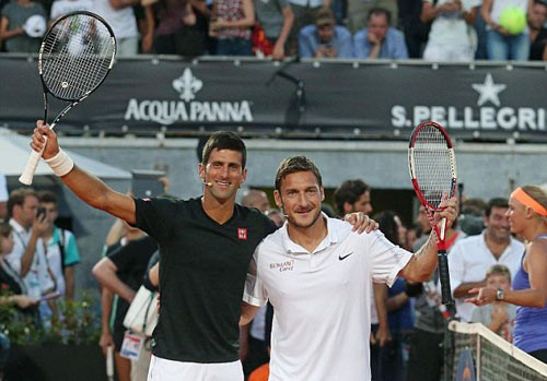Totti và Djokovic song ca trên mặt sân đất nện