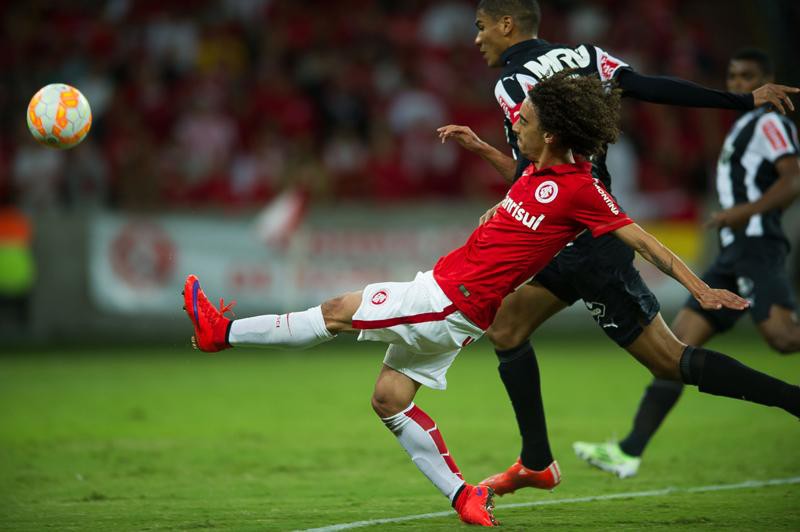 Xem lại hai tuyệt phẩm giúp Internacional lọt vào tứ kết Copa Libertadores