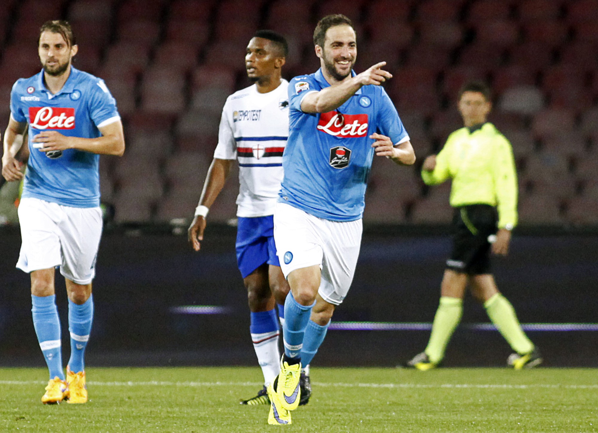 Napoli – Cesena: Mệnh lệnh “Bố già”