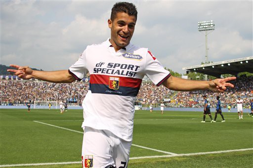 Pha khứa lòng của Iago Falque là bàn  thắng đẹp nhất vòng 36 Serie A