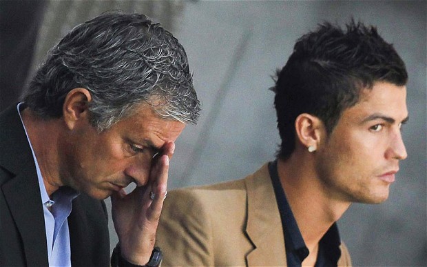Ronaldo, Mourinho cũng trốn thuế như Messi?