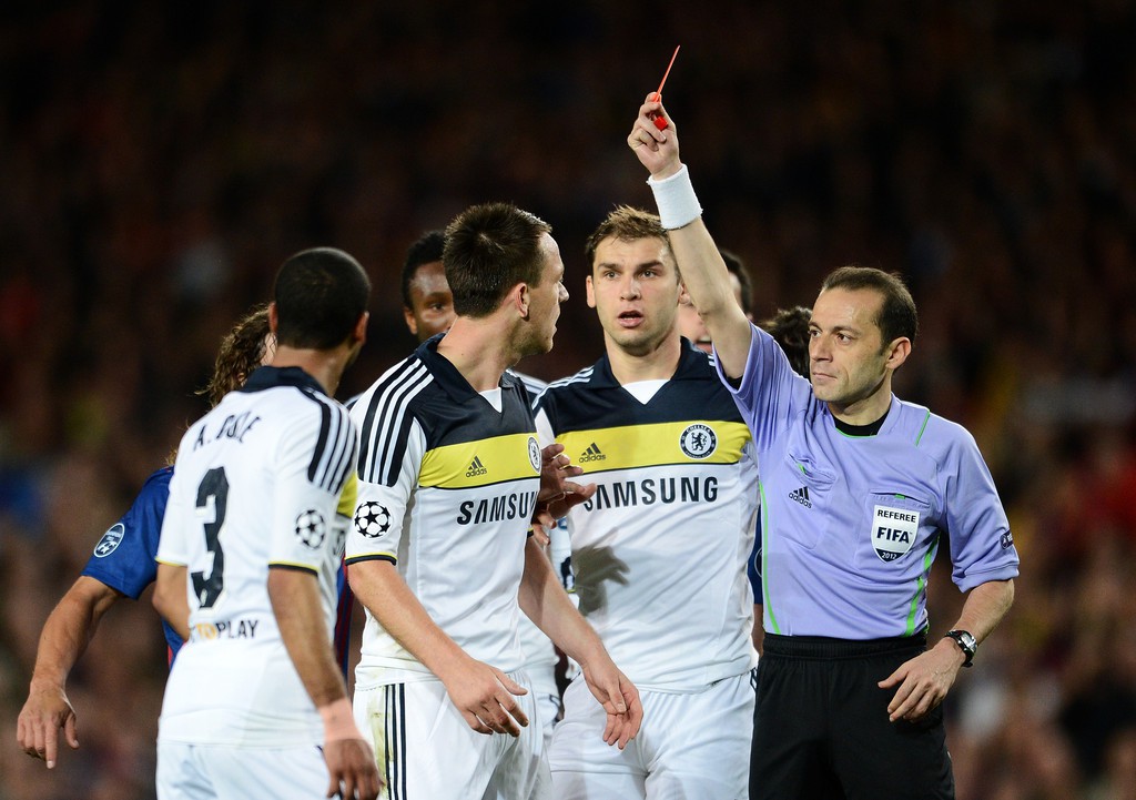Trọng tài người Thổ Nhĩ Kỳ cầm còi trận CK Champions League