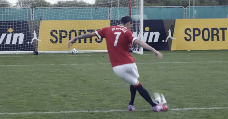 Di Maria trổ tài rabona giúp các cầu thủ MU giành chiến thắng
