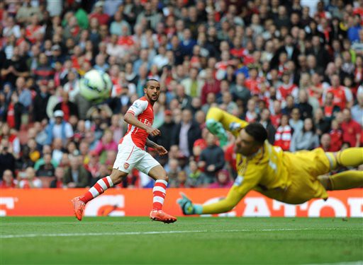 Arsenal 4-1 West Brom: Theo Walcott giúp pháo thủ đại thắng ngày hạ màn