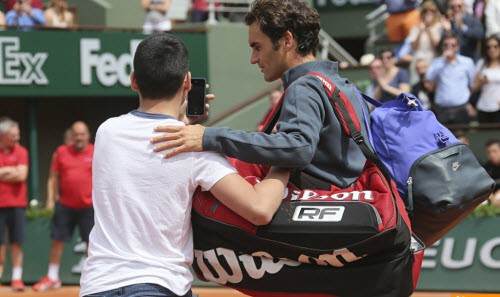 Roland Garros – Ngày thứ 4: Ám ảnh fan cuồng