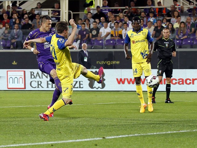 Fiorentina 3-0 Chievo: Bất ngờ cán đích top 4
