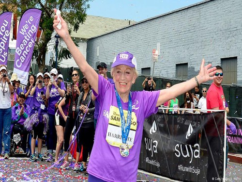 Cụ bà từng bị ung thư máu lập kỷ lục marathon