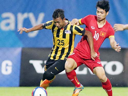 Xem lại những pha phạm lỗi đầy ác ý của U23 Malaysia với các cầu thủ của chúng ta