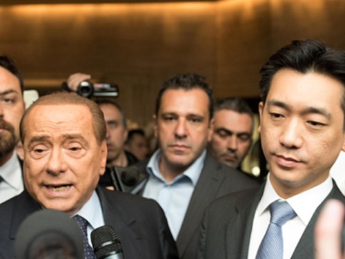 Bee Taechaubol mua 48% CP Milan: Bộ óc thiên tài của Berlusconi