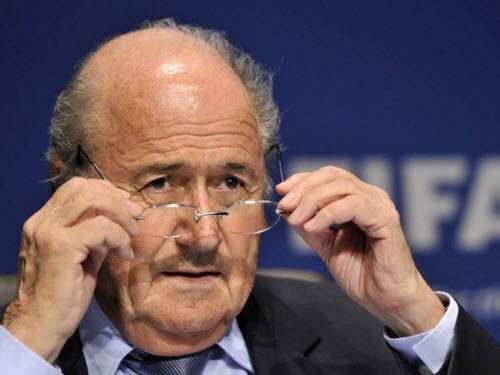 Blatter sắp bị bắt và biết rõ 10 triệu USD hối lộ Warner