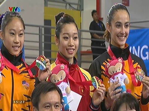 Khoảnh khắc Hà Thanh nhận tấm HCV thứ 2 tại SEA Games 28