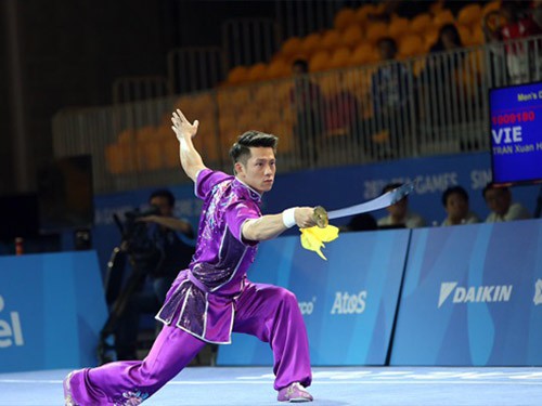 Khoảnh khắc nhận vàng của wushu Việt Nam ngày thi đấu thứ 3