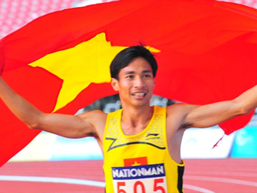 Nguyễn Văn Lai phá kỷ lục SEA Games tại đường đua 5000m