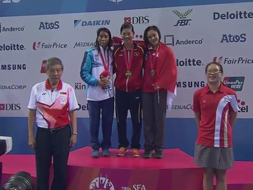 Khoảnh khắc Nguyễn Thị Ánh Viên nhận tấm HCV thứ 8 tại SEA Games 28