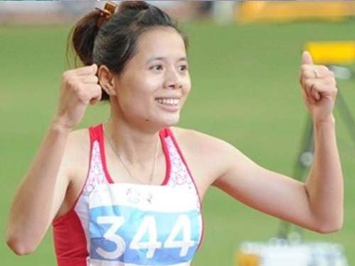 Nguyễn Thị Huyền giành HCV ở nội dung chạy 400m
