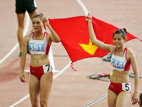 Nguyễn Thị Huyền: Đồng đội, chị em & Cuộc đấu không khoan nhượng