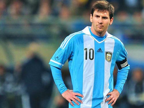 Ý kiến chuyên gia: Chuyện bê bối & Chuyện của Messi