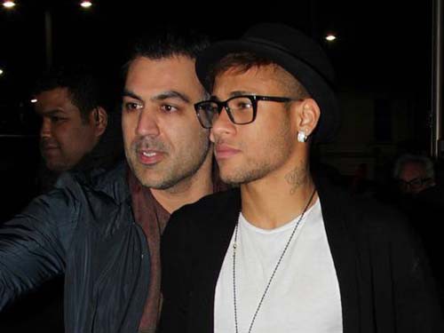 Neymar tổ chức “bay đêm” trước giờ ra quân