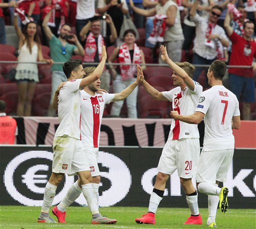 Xem lại cú hattrick trong vòng 5 phút của Lewandowski