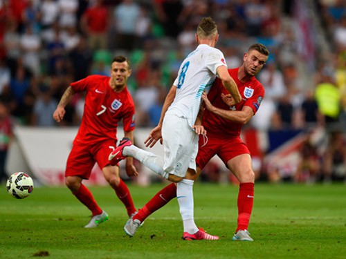 Loạt trận vòng loại Euro 2016 : Các ông lớn vất vả giành chiến thắng