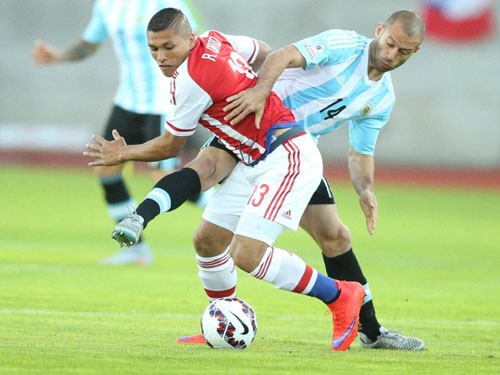 Vấn đề của Argentina: Tuyển “trợ lý” cho Mascherano