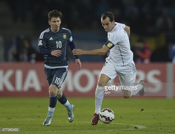 Messi và Godin – Khi con tim hòa chung nhịp đập