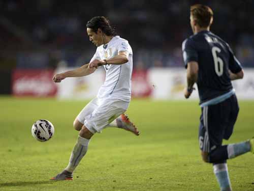 Uruguay: Cavani và chiếc áo rộng của Suarez