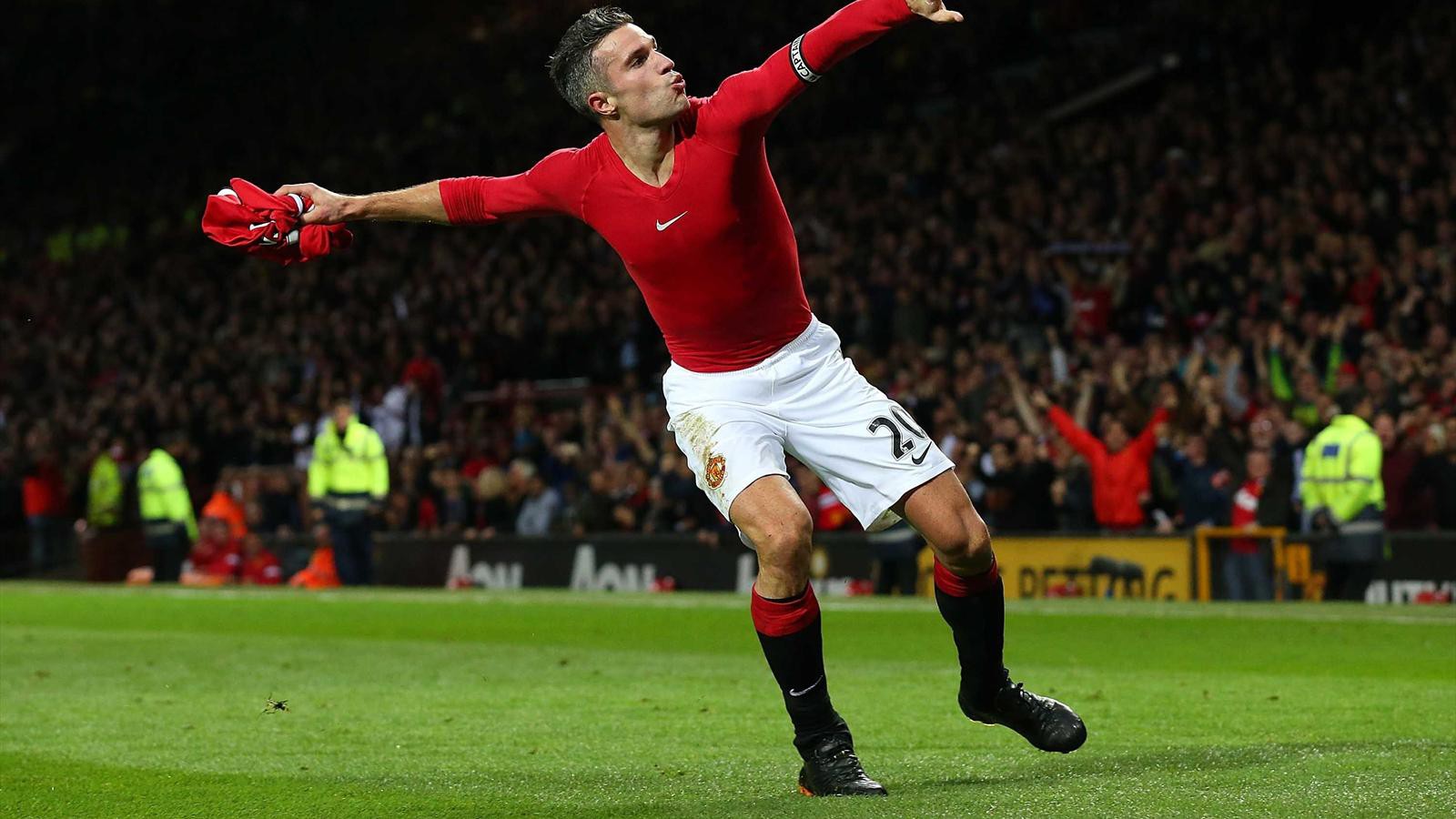 Hết thời tại Man Utd nhưng Persie vẫn đắt khách