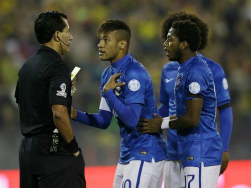 Neymar: “Tôi bực tức vì sự yếu kém của trọng tài”